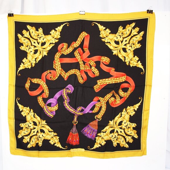 Vintage 100% silk Salvatore Ferragamo Scarf - Picture 3 of 7